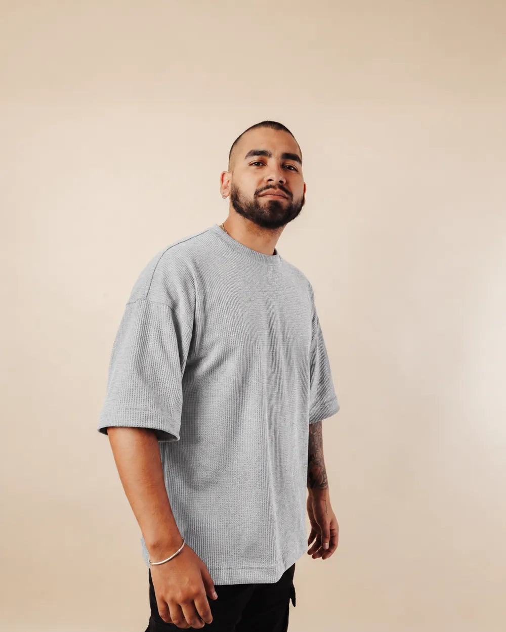 Camiseta Oversize Santorini Texturizada · Gris Jaspeado