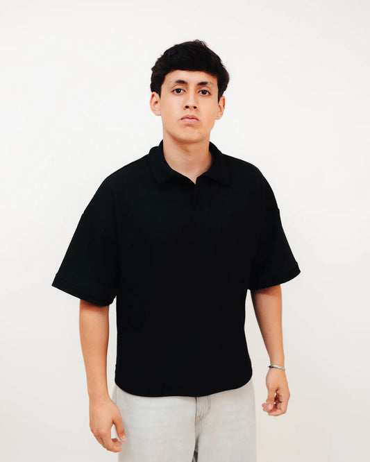 Polo Oversize Owner Negro, contextura delgada, talla S